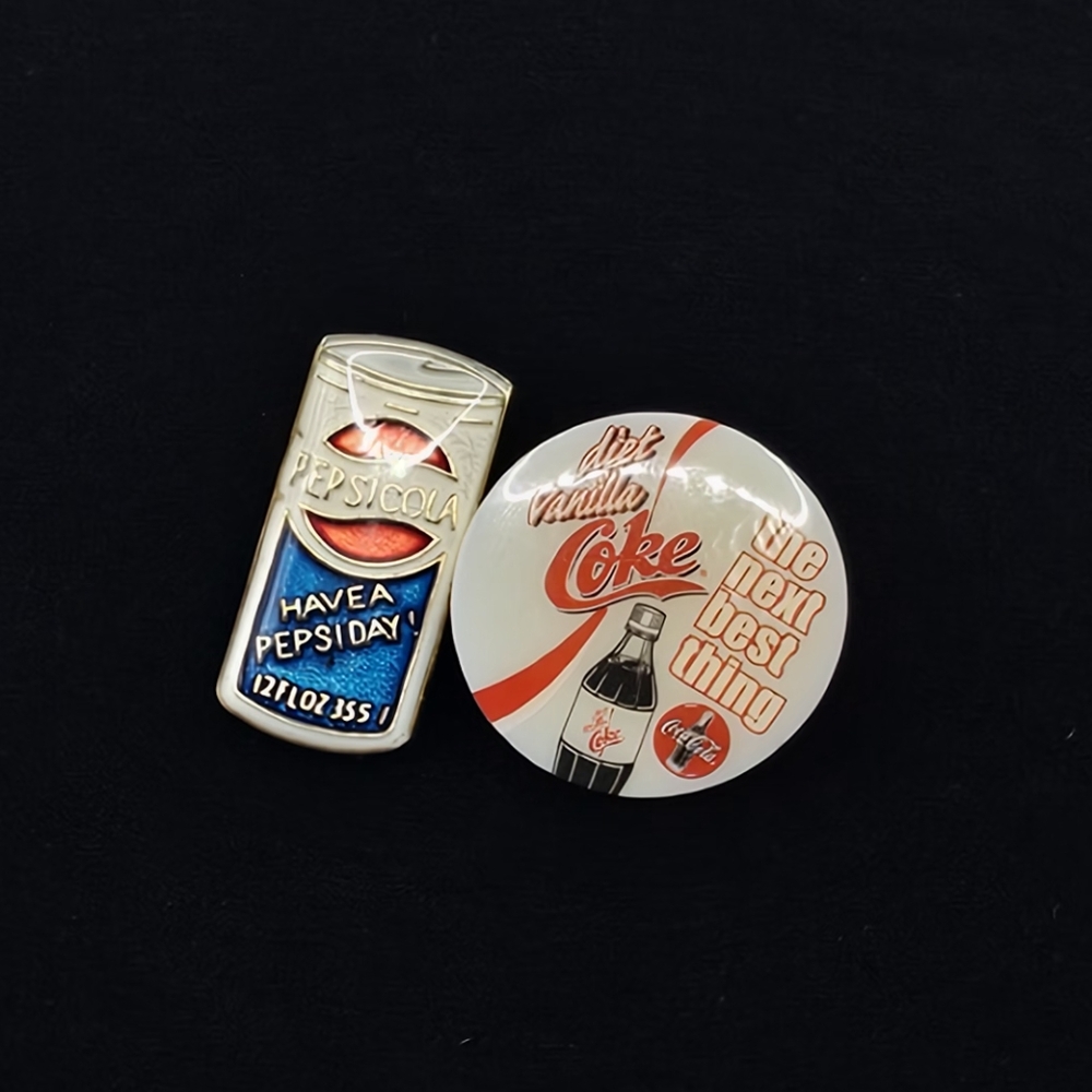 CocaCola or Pepsicola 2 pins‎
